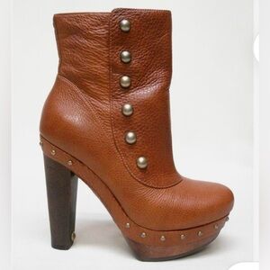 UGG COSIMA platform boots